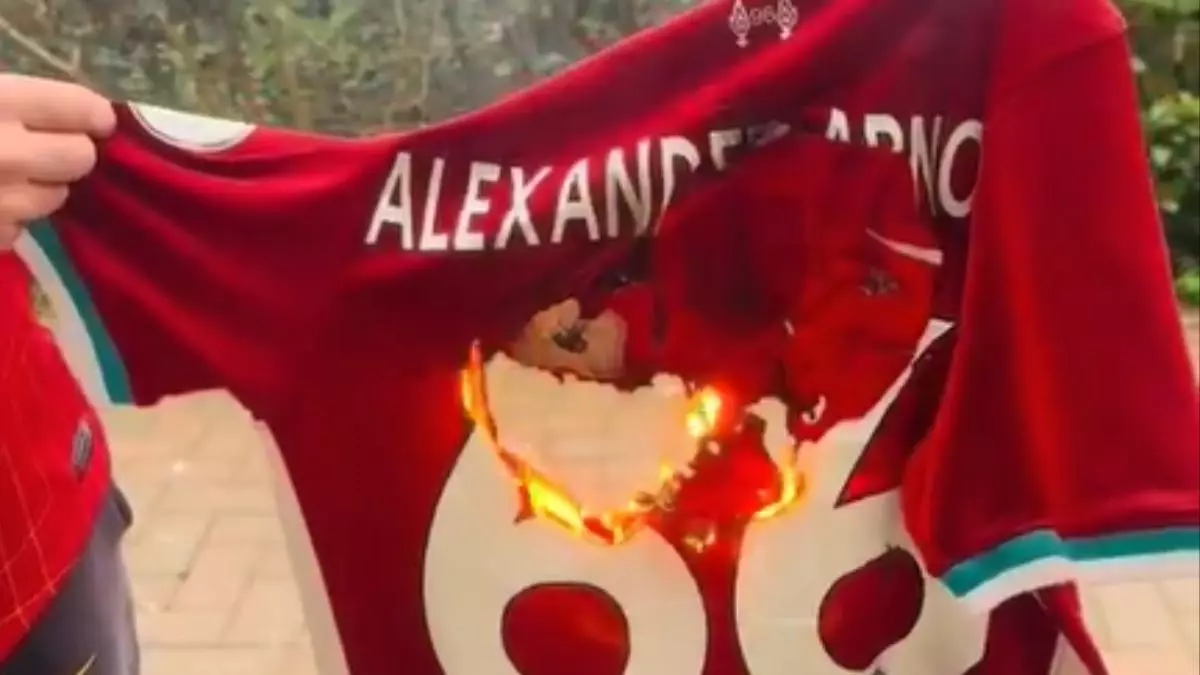El "legado manchado" de Alexander-Arnold en Liverpool