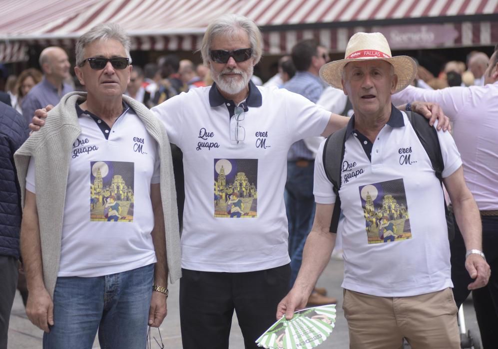 Ambiente en la plaza de las Flores en el Bando