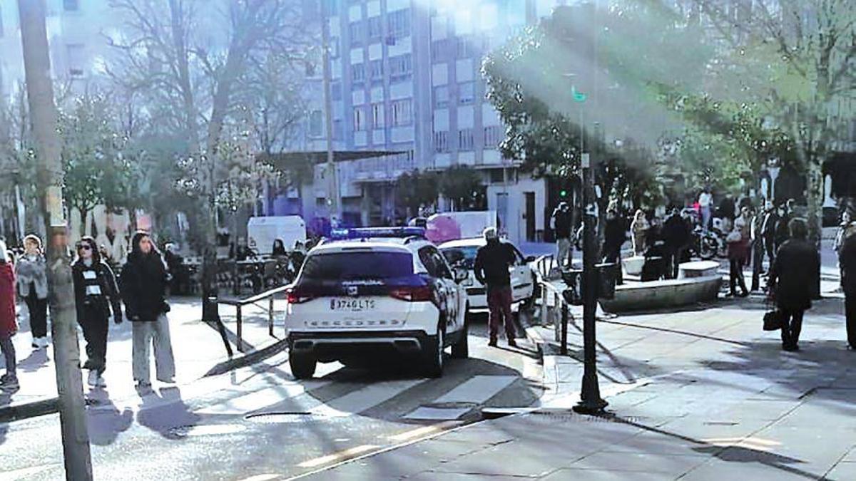 Accidente que se registró ayer en la plaza Roxa.