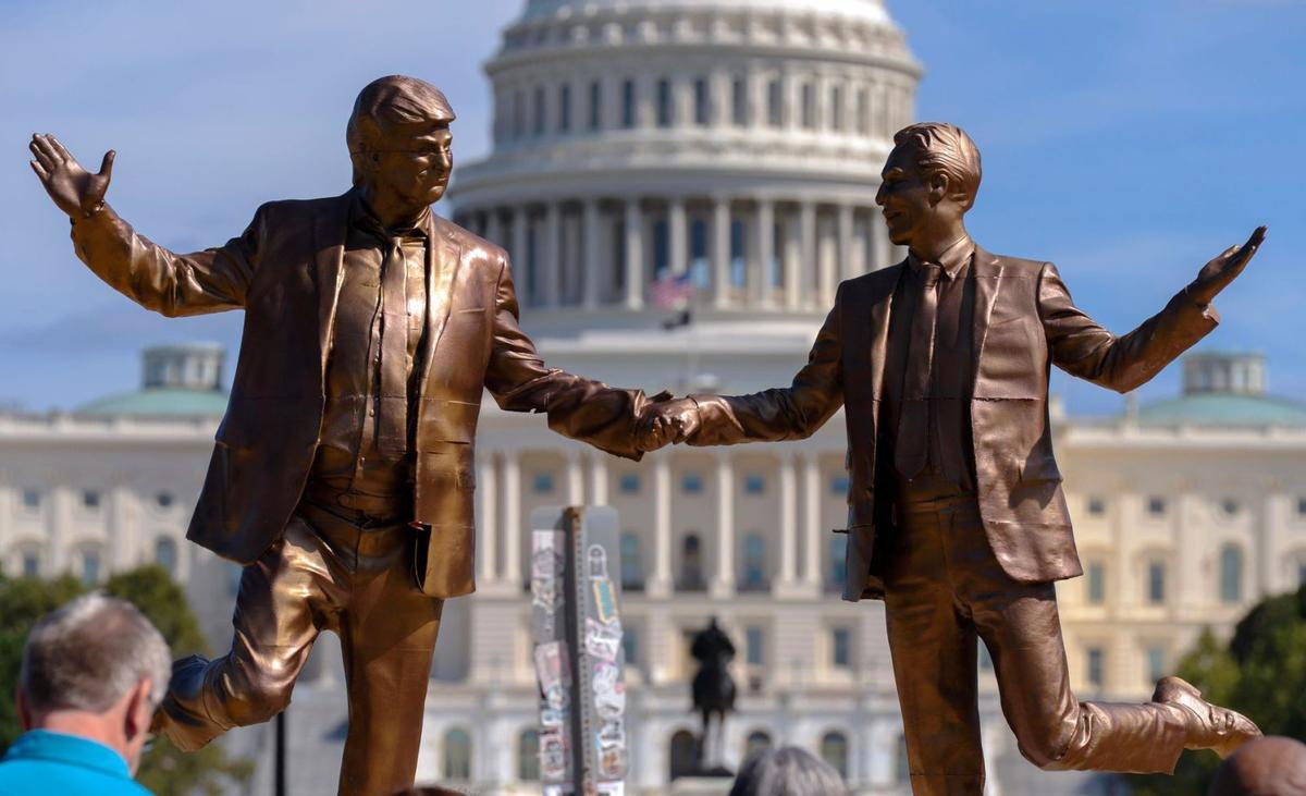 Trump "va passar hores" amb una víctima d’Epstein, segons nous correus