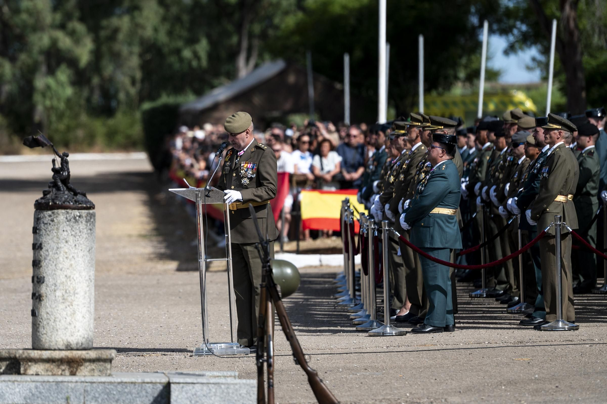 EN IMÁGENES | Multitudinaria jura de bandera en Cáceres con récord de mujeres soldado