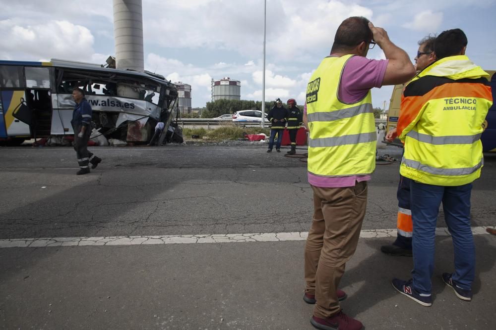 Accidente brutal de autobús en Avilés