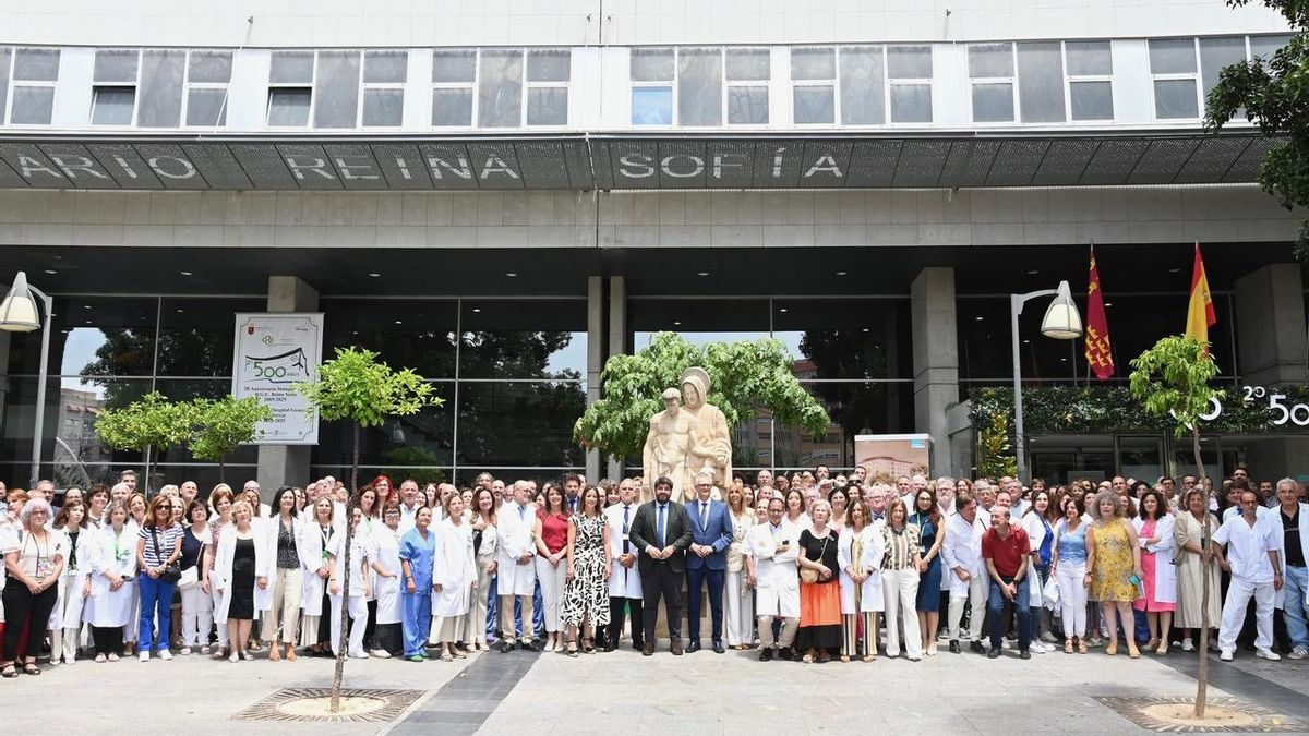 Acto de presentación del programa de actividades conmemorativas del 20 aniversario del Hospital General Universitario Reina Sofía de Murcia y el 500 aniversario del Hospital General de Murcia.