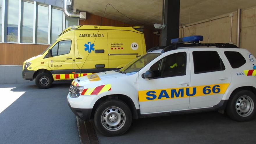 Dues ambulàncies dels serveis d&#039;urgències a l&#039;Hospital Transfronterer
