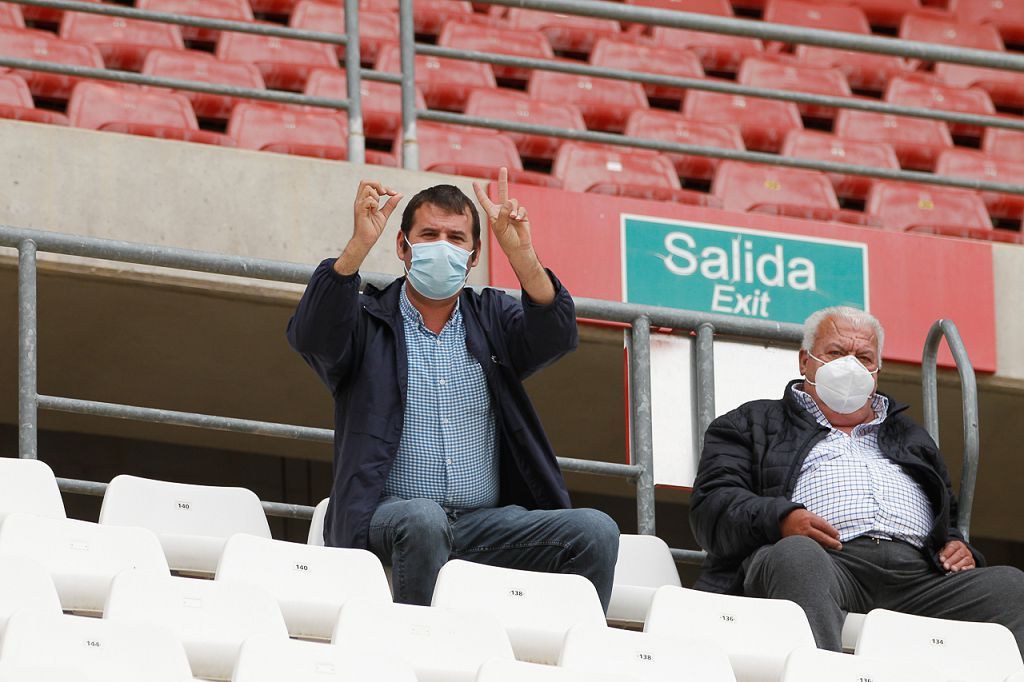 El Real Murcia no levanta cabeza (0-0)