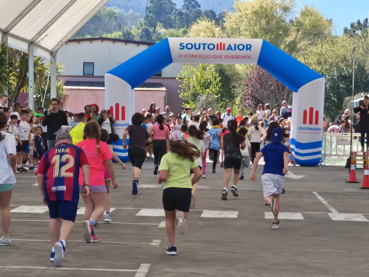 La carrera infantil de la Festa da Ostra en la edición del pasado año.