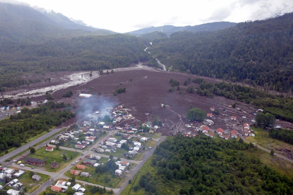 Un deslizamiento de tierra sepulta un pueblo en Chile