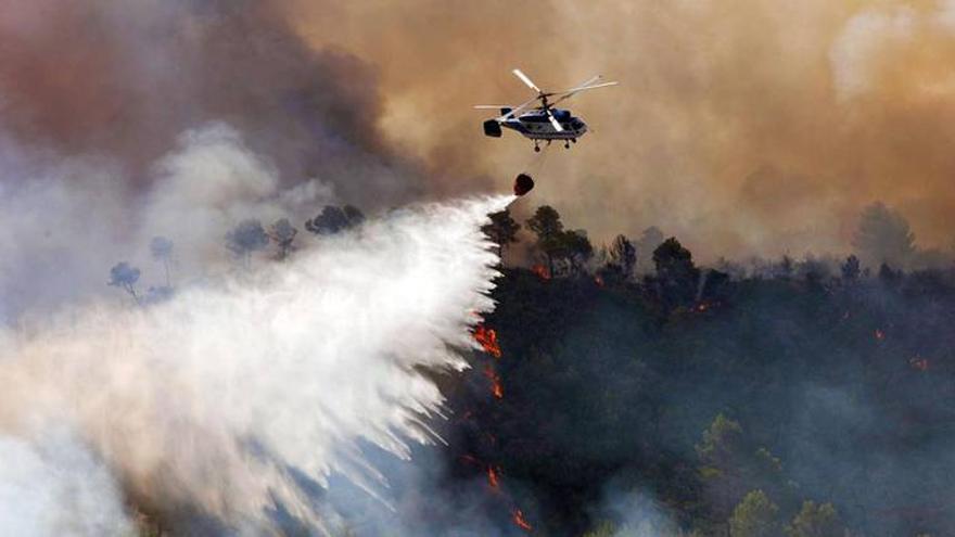 El incendio del interior de Valencia continúa descontrolado