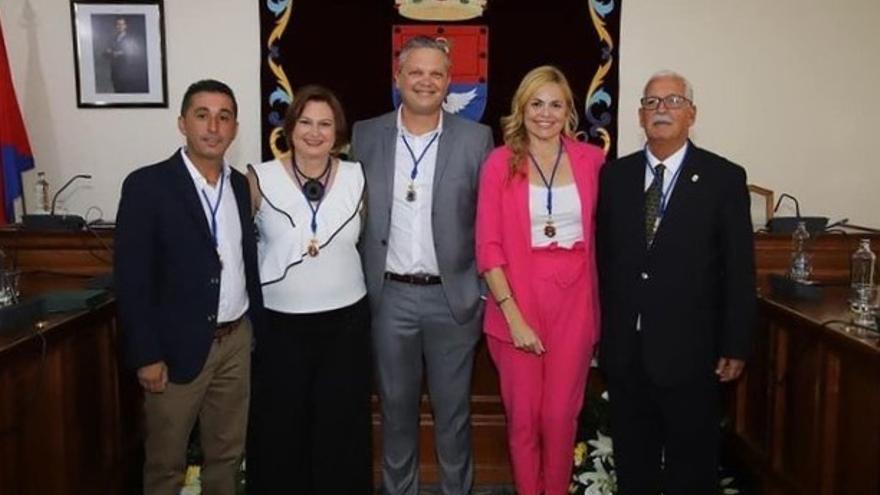 La alcaldesa de Arrecife se plantea el cese de los ediles del PSOE por incumplir el pacto