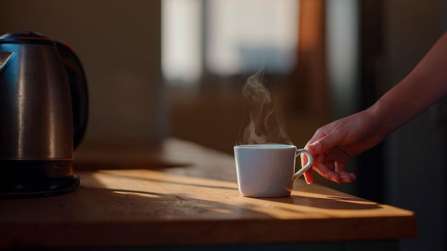 ¿Tomas más de un café al día? Así puede perjudicar a tu salud (si lo tomas de esta manera), según un estudio