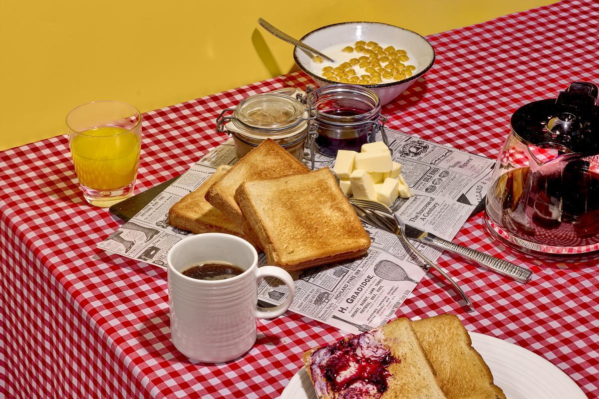 Pancakes esponjosos, bacon crujiente y milkshakes XXL: el brunch que lleva a Madrid de costa a costa sin salir de Atocha.