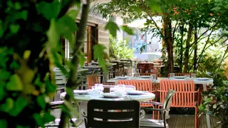 Un bosque secreto en el centro de Madrid donde el verano sabe a Italia