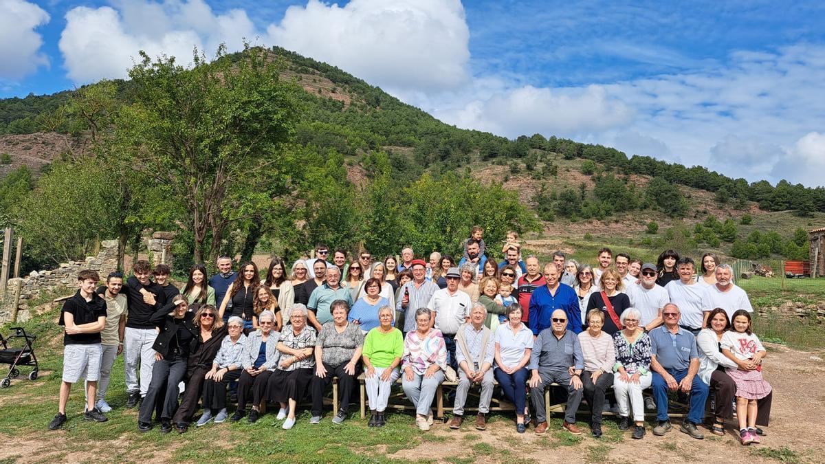 Una setantena de Vilarmau es reunixen en la tradicional trobada anual