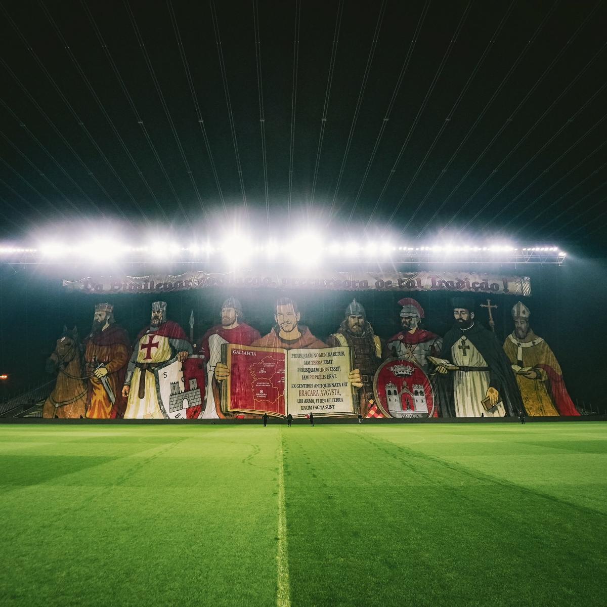 El tifo elaborado por los aficionados del Sporting de Braga que recordaba su pasado con Galicia