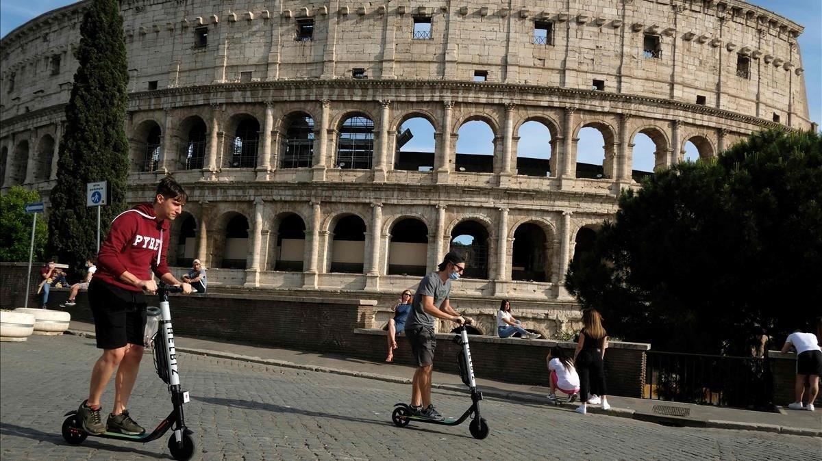 zentauroepp53563957 people ride electric scooters of italian american intra urba200529214254 zentauroepp53563957 people ride electric scooters of italian american intra urba200529214254