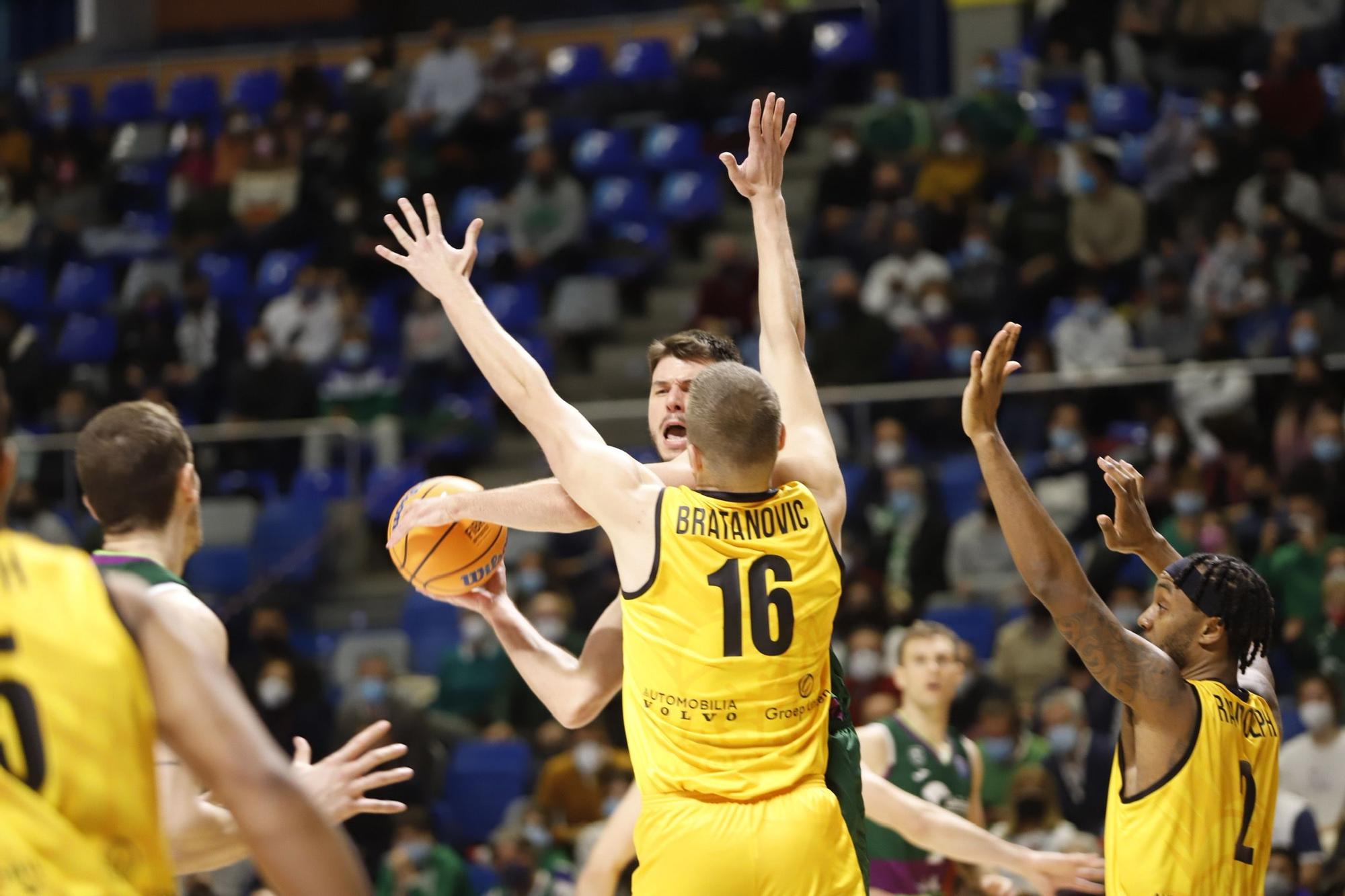 Las imágenes del Unicaja - Filou Oostende de la BCL