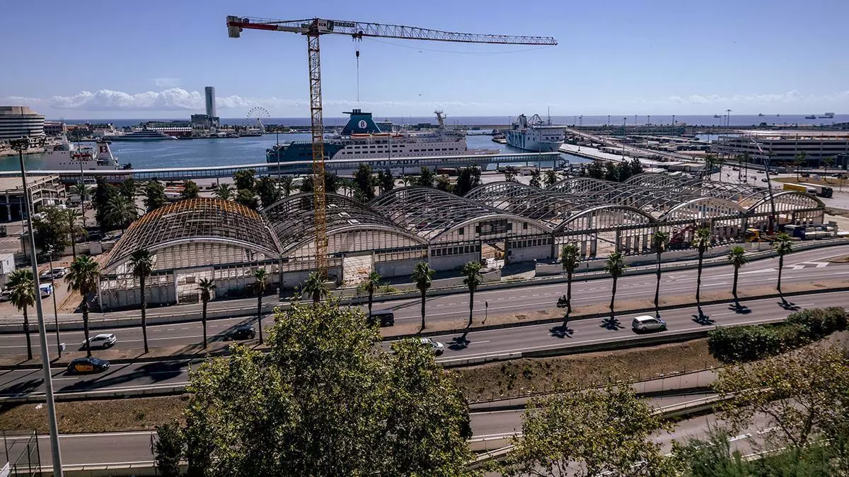 La entrada a Barcelona por la Ronda Litoral evidencia su cambio de imagen por las obras del BlueTechPort