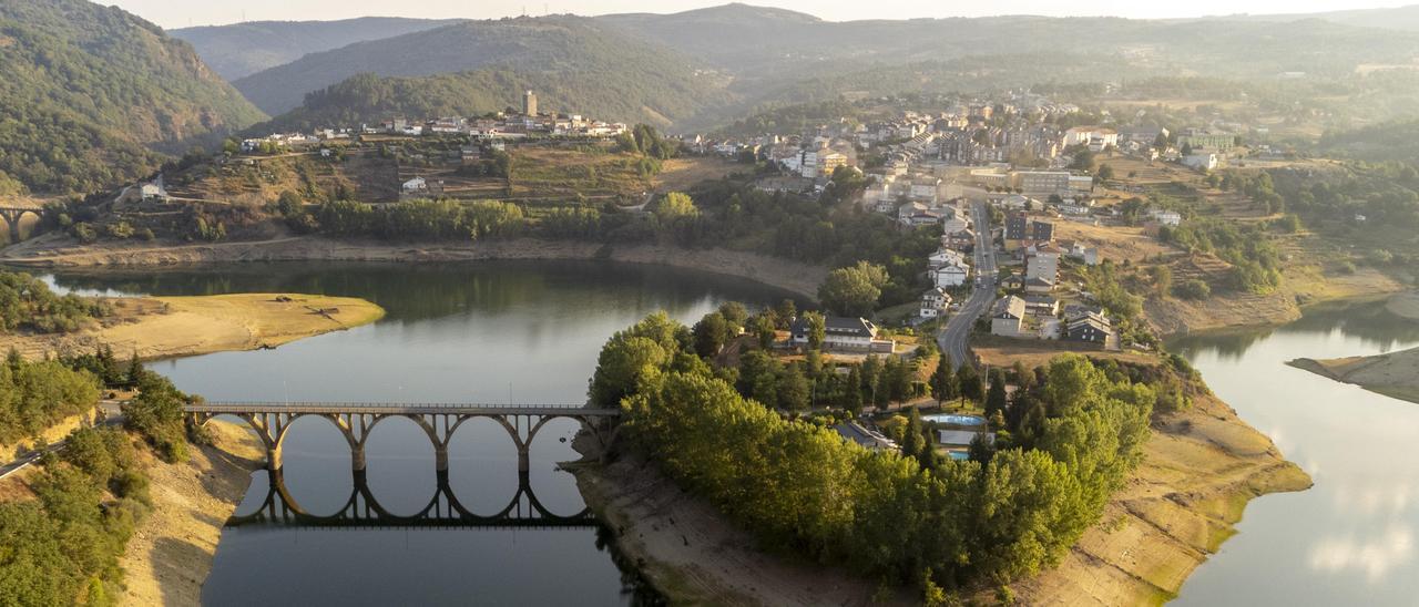 Embalse de O Bao, bajo mínimos.