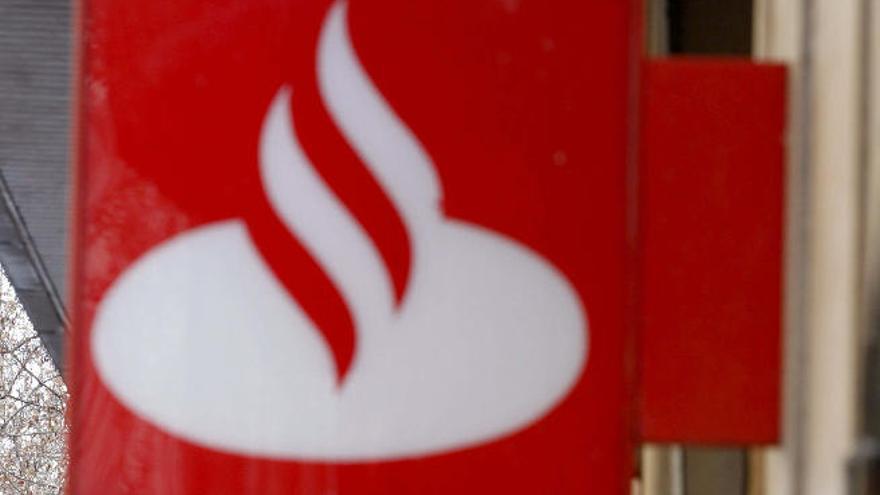 Cierran tres oficinas del Banco Santander en Canarias por el ERE