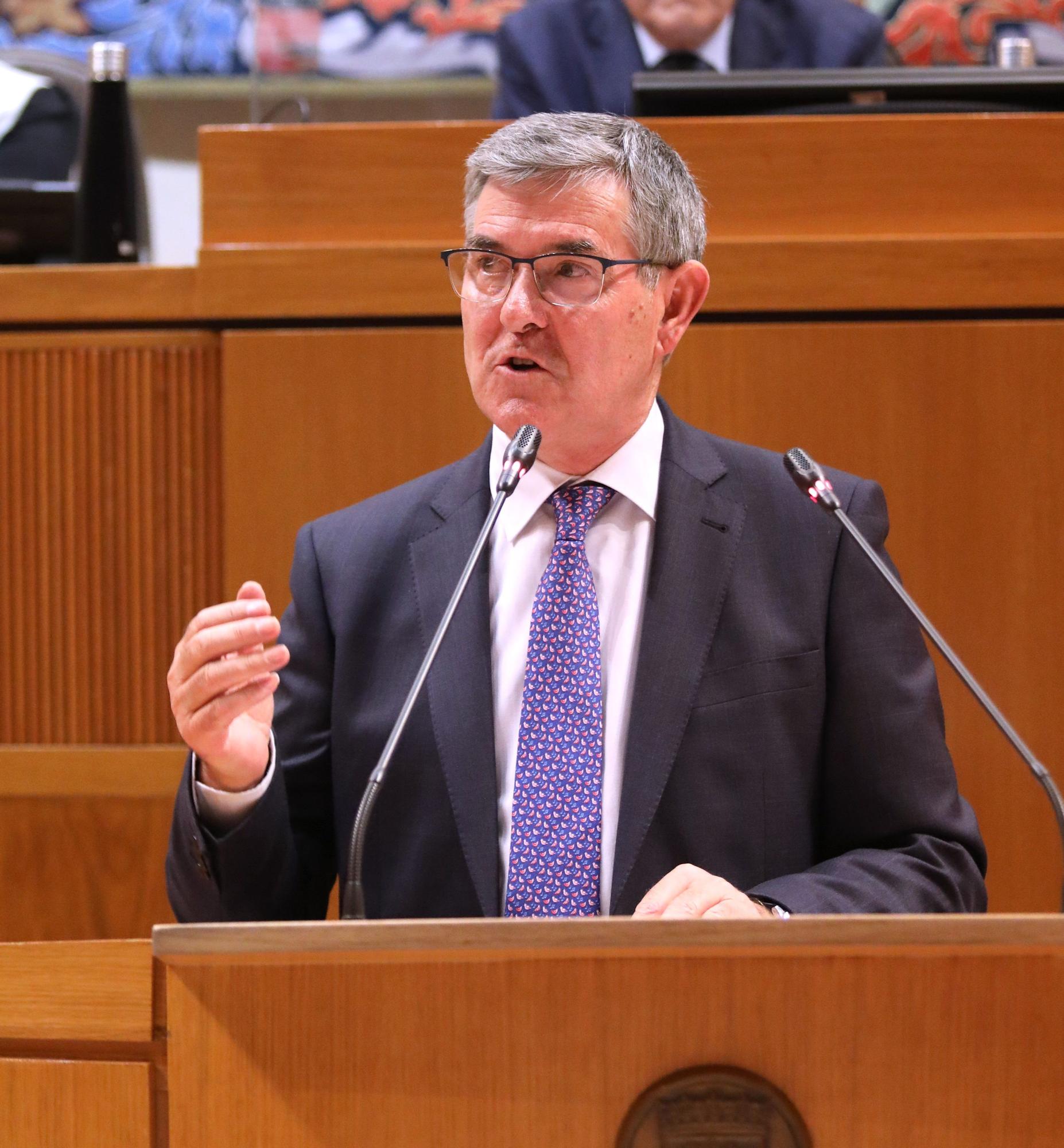 Vicente Guillén, portavoz del PSOE, durante el debate del estado de la comunidad