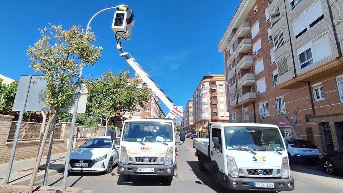 El desarrollo de los trabajos para renovar el alumbrado público ha supuesto la inversión de 70.000 euros