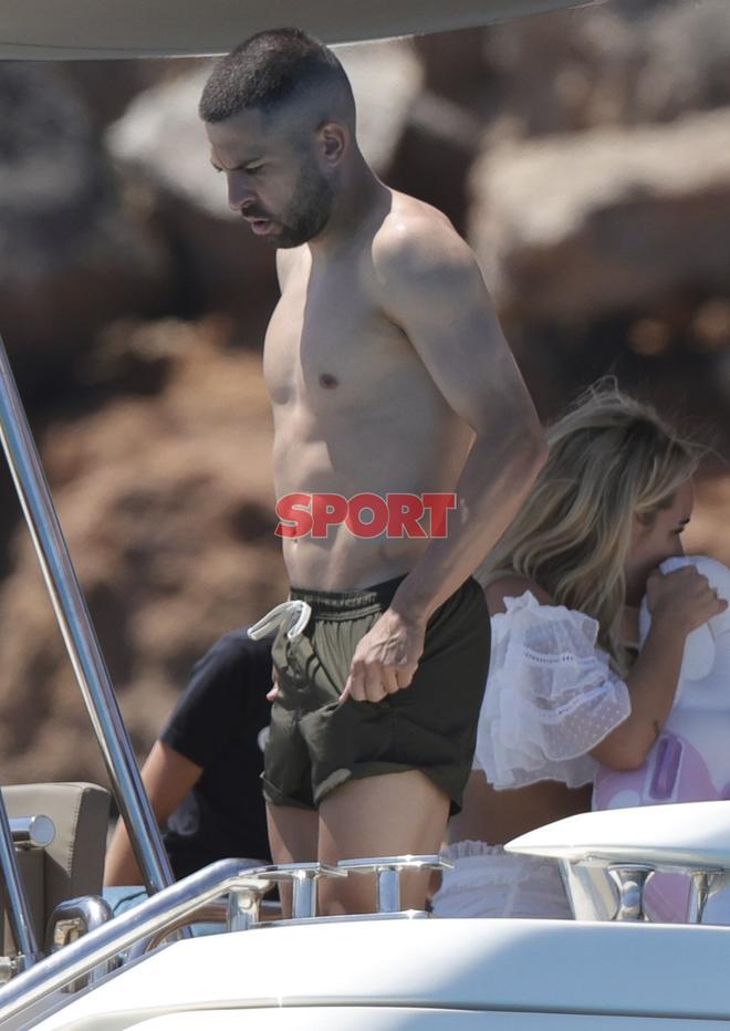 ¡Fotos exclusivas! Así son las vacaciones de Sergio Busquets y Jordi Alba