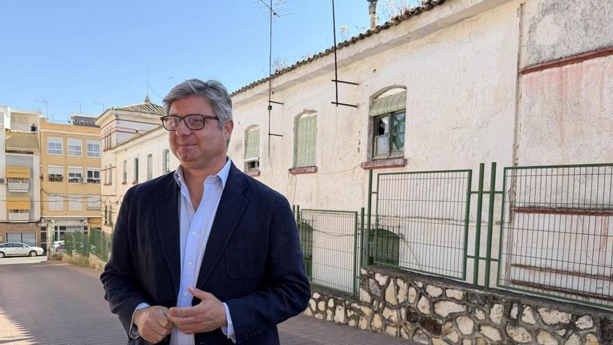 Puente Genil ordena la limpieza urgente del antiguo cuartel 