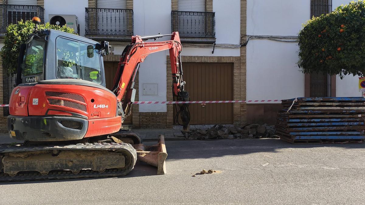 Trabajos que ya se desarrollan en la calle Fuensanta de Villa del Río.