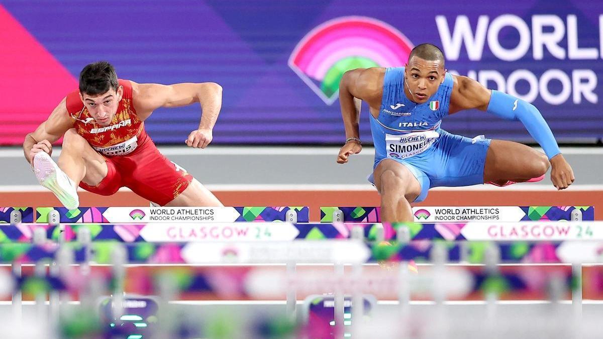 Quique Llopis, durante la final de 60 m vallas del Mundial de Glasgow