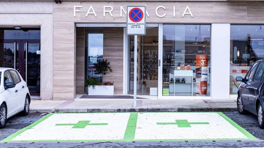 El Concello de Culleredo crea plazas de aparcamiento exprés junto a las farmacias