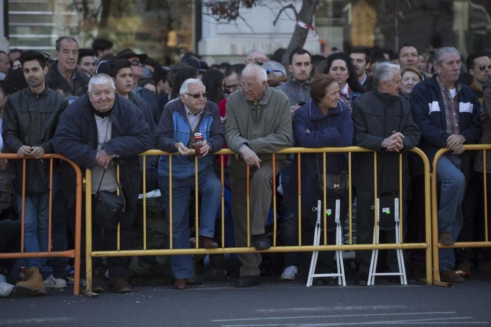 Búscate en la mascletà del 8 de marzo