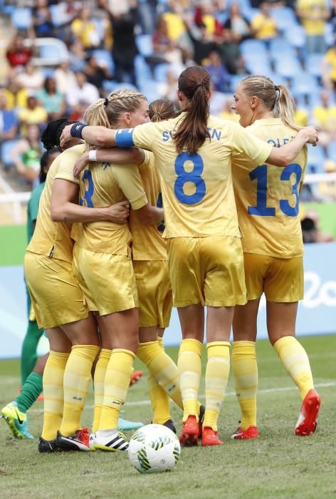 Los Juegos Olímpicos de Río 2016 han comenzado con el partido del torneo femenino de fútbol Suecia-Sudáfrica, saldado con triunfo nórdico. También se ha jugado el Canadá-Australia.