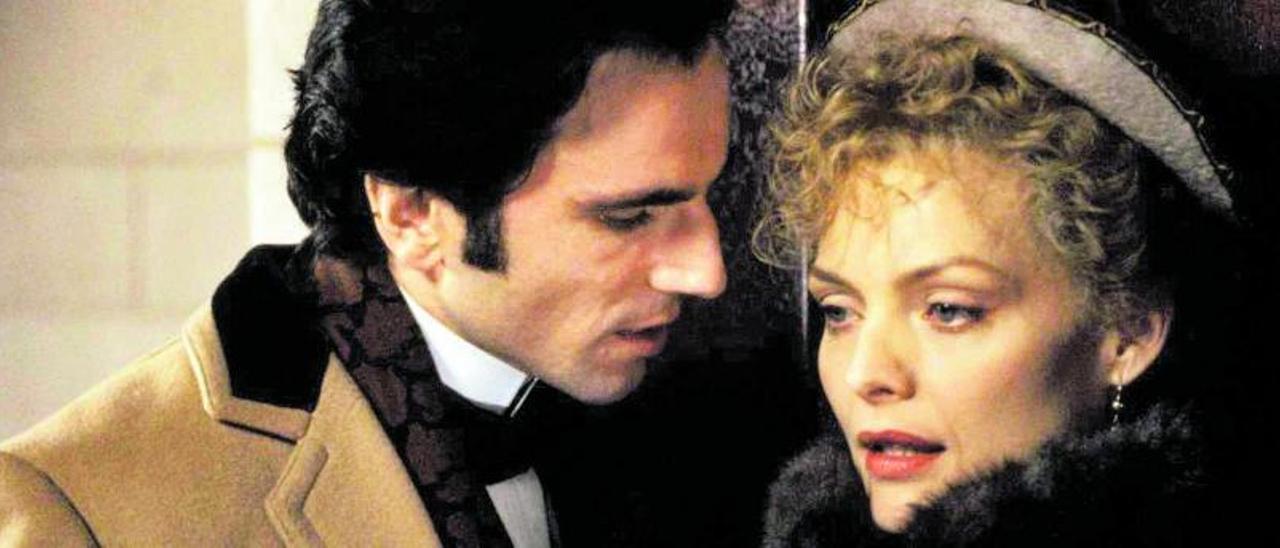 Daniel Day-Lewis con Michelle Pleiffer en ‘La edad de la inocencia’.