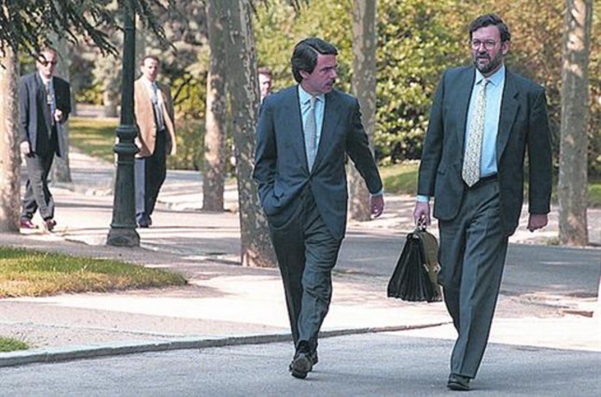 Aznar i Rajoy, als jardins de la Moncloa, l’octubre del 2001. Aznar i Rajoy, als jardins de la Moncloa, l’octubre del 2001.