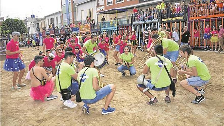 La Vilavella arranca sus festejos con el ‘Summer Splash’ y la emoción taurina