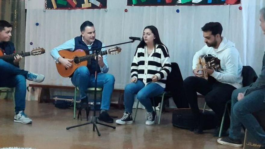 Villancicos flamencos en el CEP Monteazahar de Beniaján