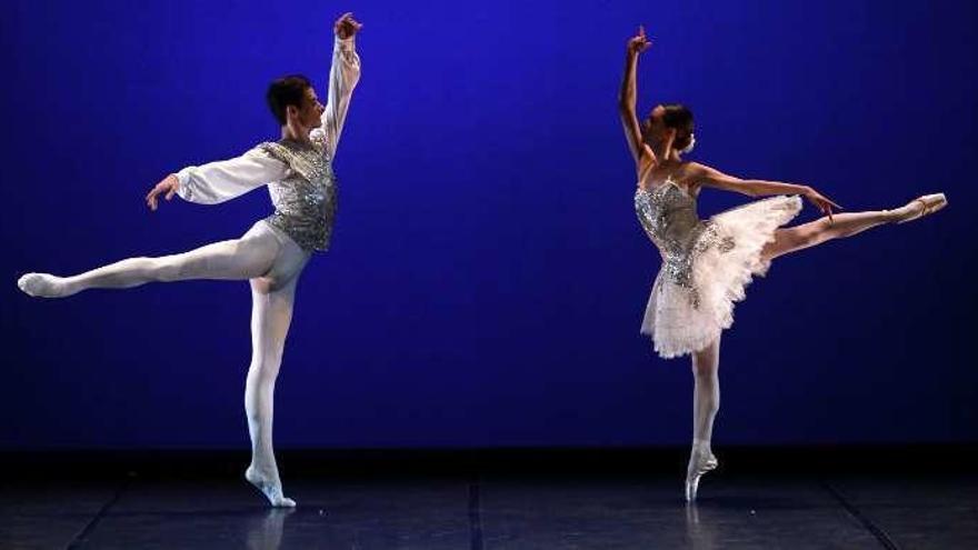 La Gala Internacional de Ballet pone al Jovellanos en puntas