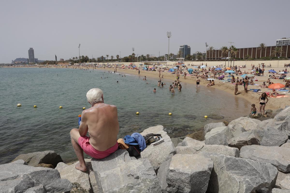 Playa de la Mar Bella, este sábado.