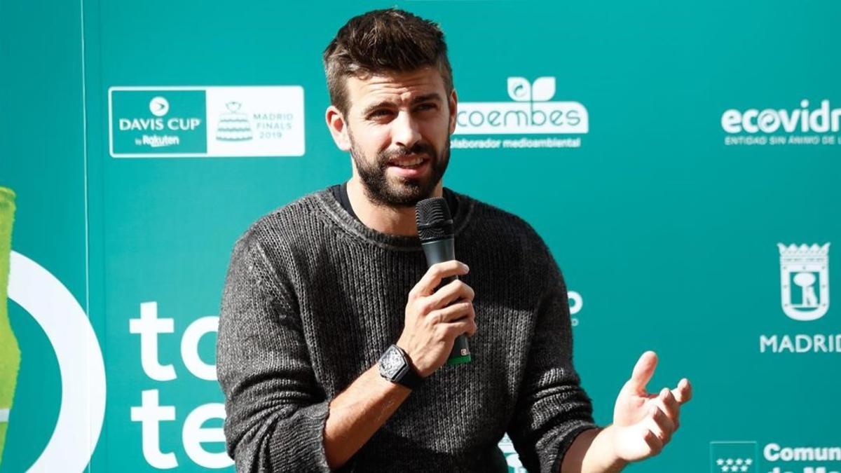 Gerard Piqué hablando para los medios en la presentanción de la Copa Davis