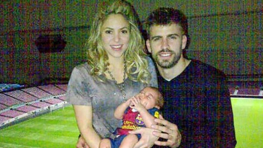 Piqué cuelga la primera ´foto de familia´ en Twitter