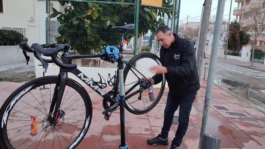 Paco Pla cierra el equipo ciclista femenino Sopela al no poder asumir las exigencias económicas de la RFEC