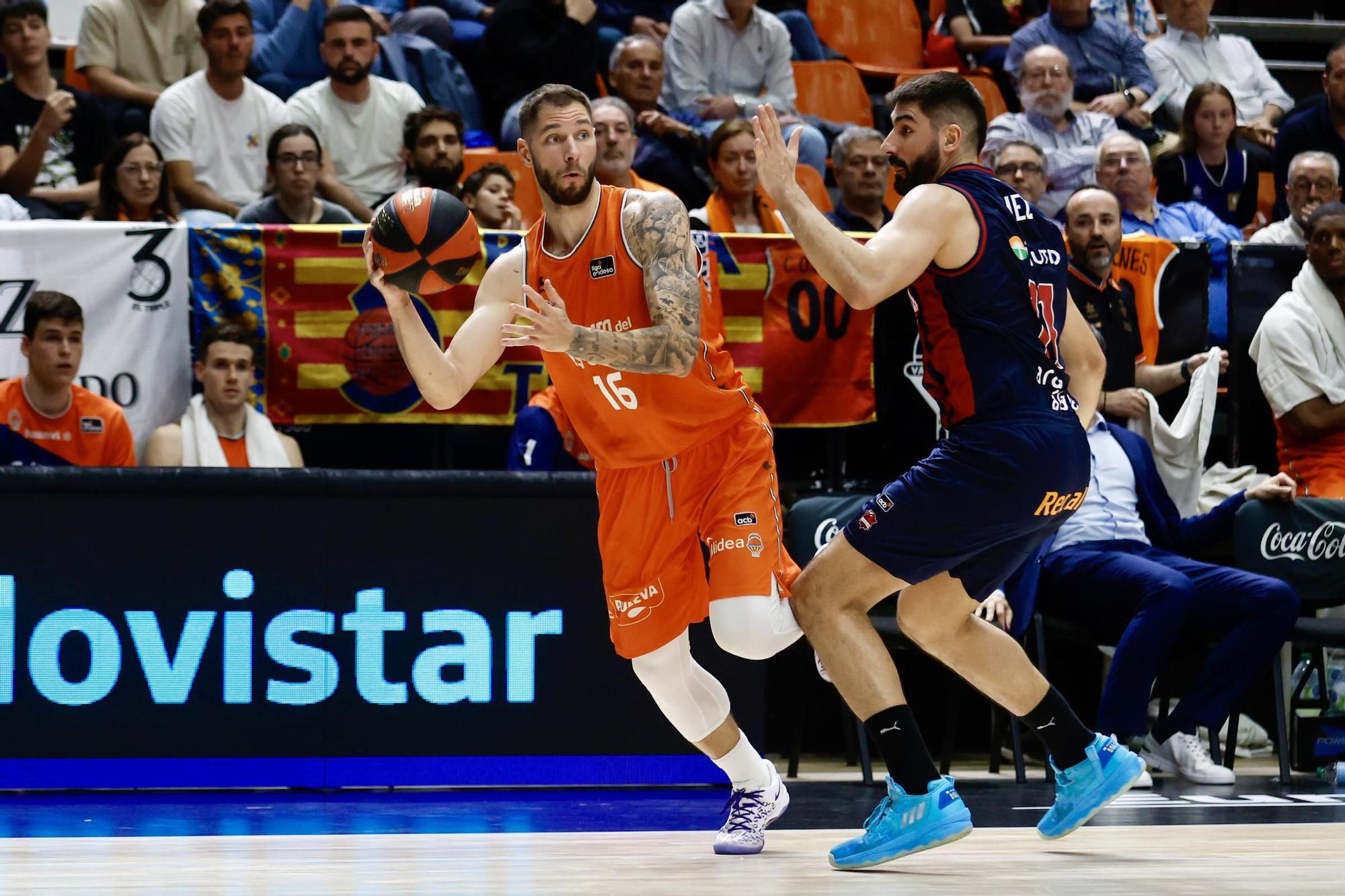 Las mejores fotos del resurgir del Valencia Basket frente al Baskonia