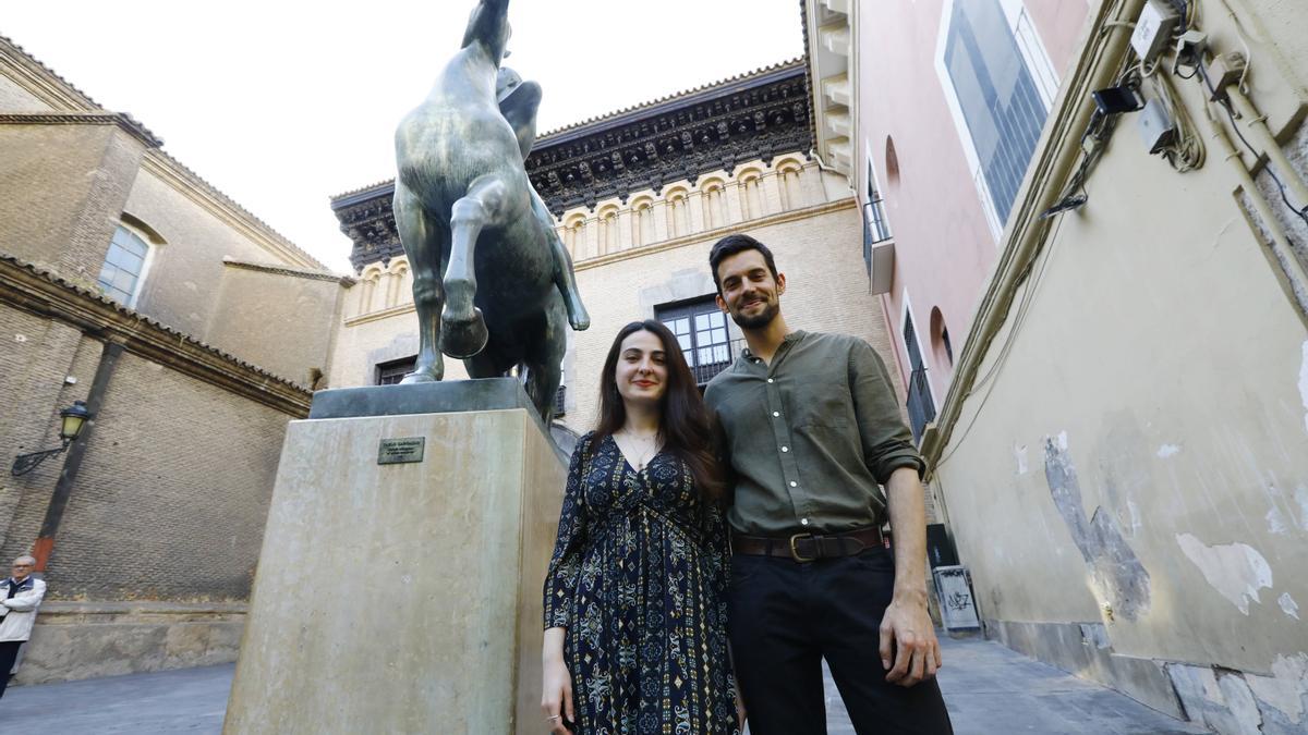 Cristina Abad y Eloy Morera han presentado en el museo Pablo Gargallo su nueva novela, ‘Creciente de luna’.