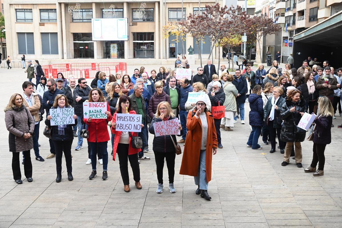 El punto de encuentro ha sido la plaza Major.
