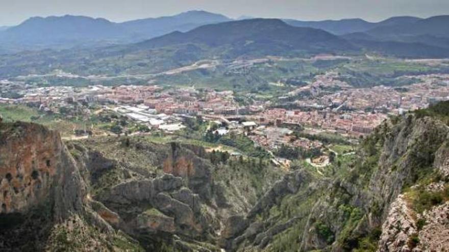 Vista del casco urbano de Alcoy en una imagen tomada desde el Barranc del Cint.