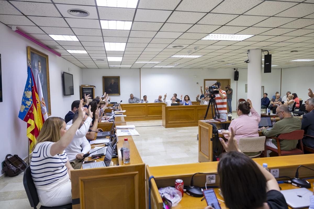 Un momento del pleno ordinario del Ayuntamiento de Torrevieja