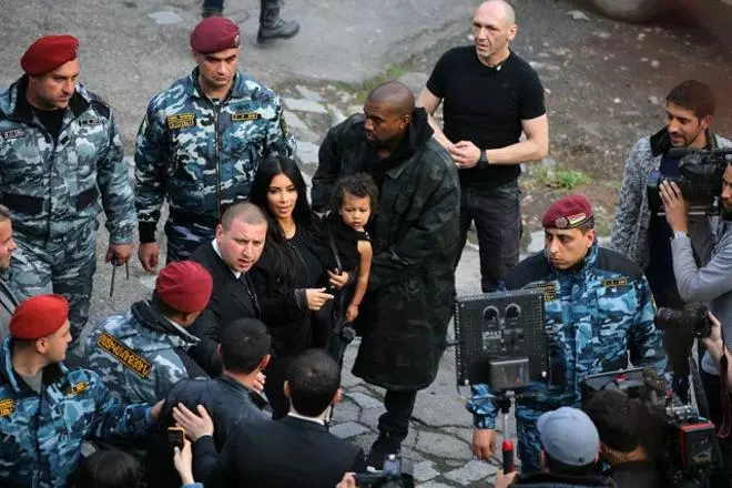 Kim Kardashian y su familia, de turismo por Armenia