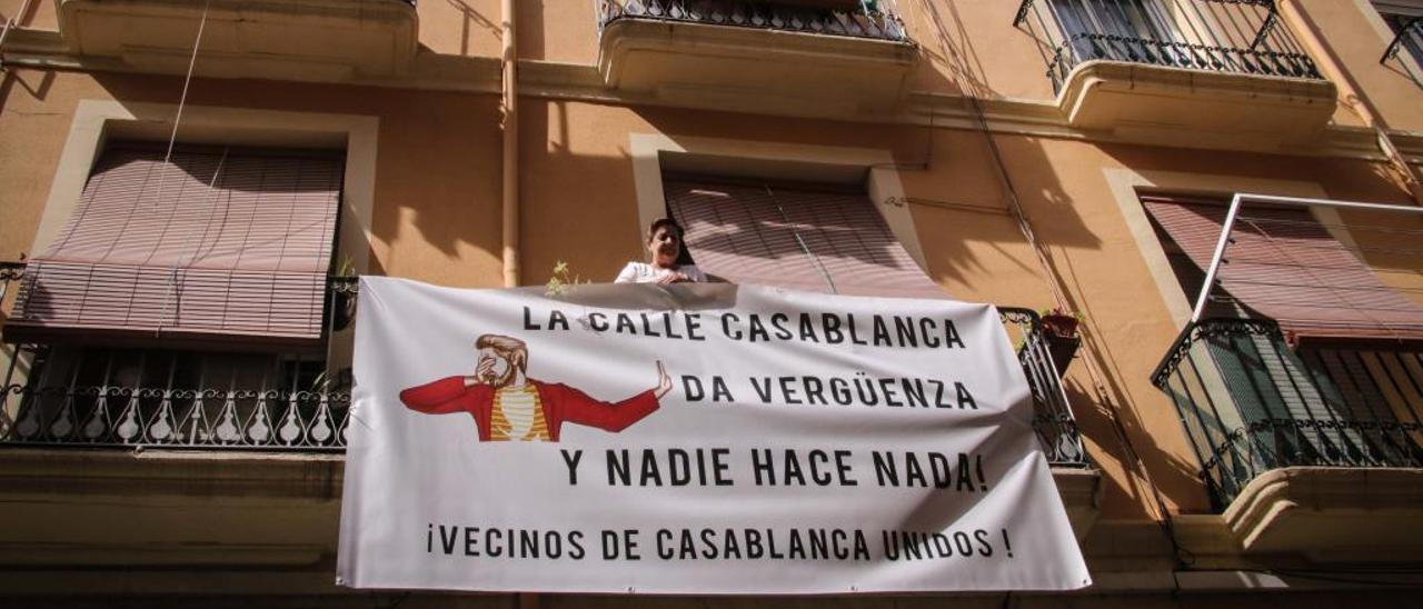 Pancartas en la calle Casablanca.