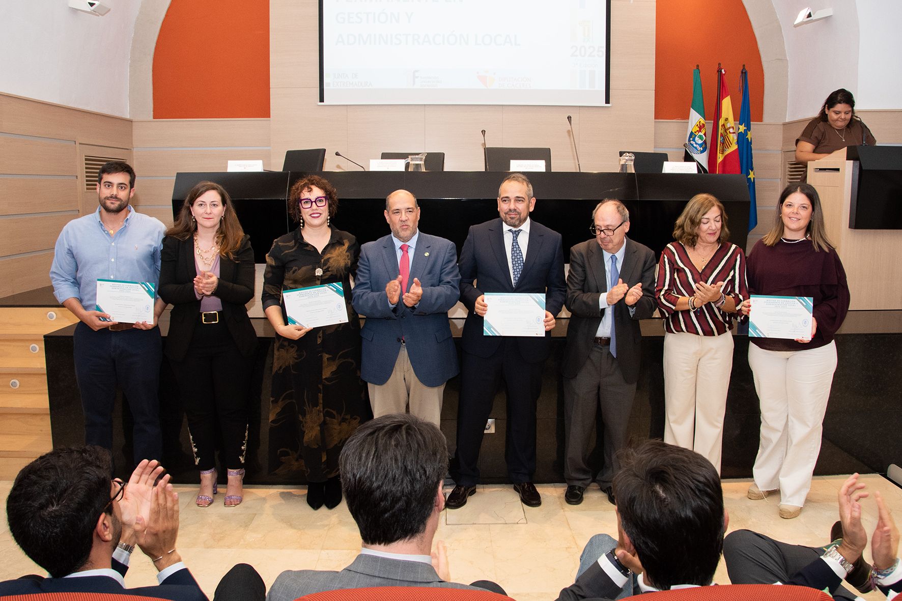 Galería | 25 alumnos se forman para gestionar los ayuntamientos de Cáceres