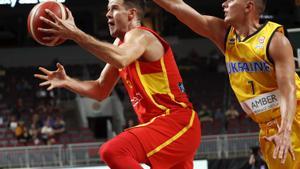 Un tap de Saiz segella el triomf d’Espanya davant Ucraïna